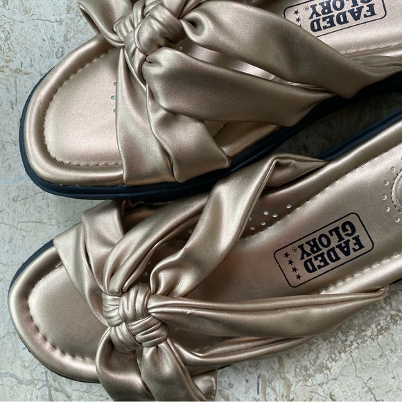 Faded Glory Comfort First Metallic Slip On Open Toe Low Heel Size 7 W - Picture 10 of 11